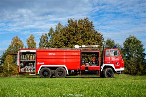 Zdjęcie ciężkiego samochodu gaśniczego Steyr 32S29 w barwach OSP Lubsza