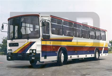 zdjęcie autobusu Jelcz 121I z widocznymi uszkodzeniami