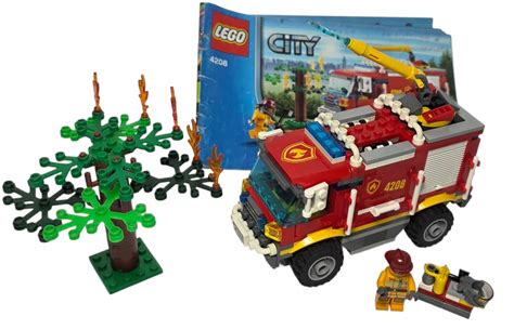 Zestaw klocków LEGO 4208 Terenowy wóz strażacki w pudełku