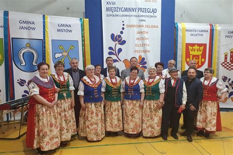 Zdjęcie zespołów ludowych występujących na obchodach 60-lecia OSP Kłodawa