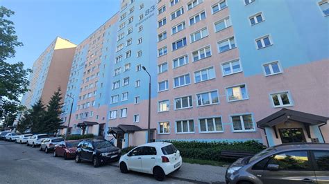 Zdjęcie płonącego balkonu w wieżowcu przy ul. Dworcowej w Olsztynie