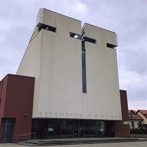 Zdjęcie Kościoła Chrystusa Odkupiciela Człowieka w Olsztynie podczas lub po pożarze