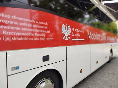 Autobus-mammobus lub mobilne centrum poboru krwi