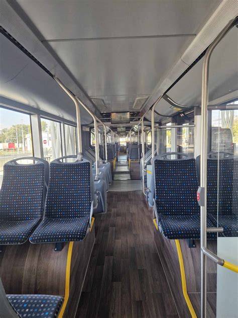 Autobus Służby Więziennej, wnętrze autobusu transportowego dla funkcjonariuszy