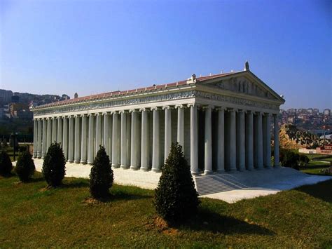 Rekonstrukcja Artemizjonu w Efezie, ukazująca jego monumentalne wymiary i architekturę
