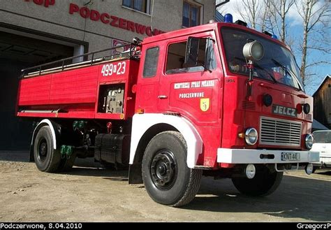 zdjęcie akcji gaśniczej z udziałem ciężkiego GCBA Jelcz