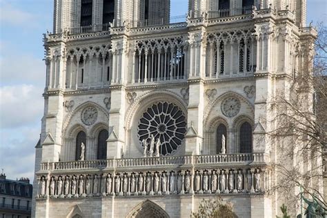Wizualizacja planów odbudowy katedry Notre-Dame