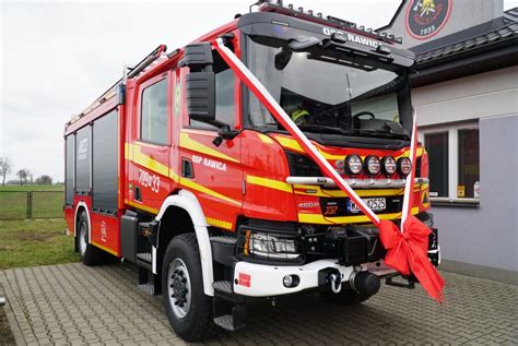 Schemat nowoczesnego samochodu ratowniczo-gaśniczego z podstawowym wyposażeniem