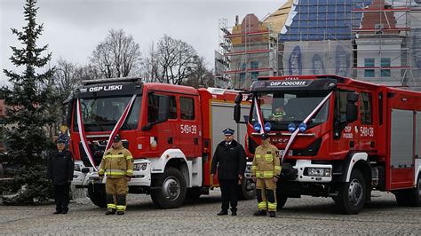 Mapa powiatu szczecineckiego z zaznaczonymi lokalizacjami jednostek OSP, które otrzymały nowe wozy