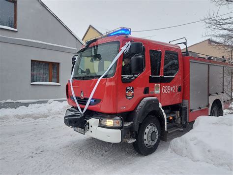 Zdjęcie nowego samochodu ratowniczo-gaśniczego