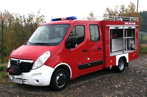 Opel Movano z zabudową kontenerową dla straży pożarnej