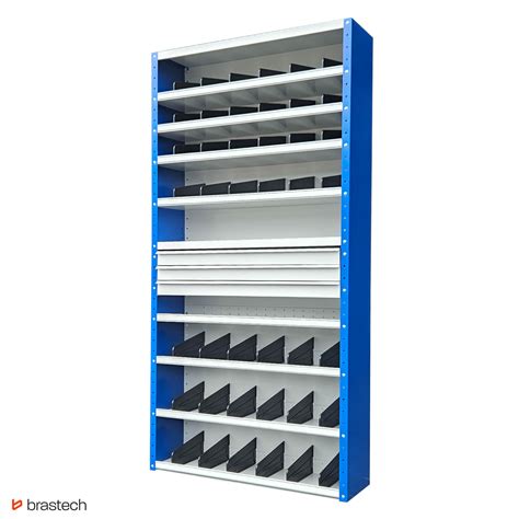 Wizualizacja przedziału sprzętowego z wysuwanymi półkami i pojemnikami