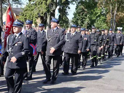 Zdjęcie archiwalne lub pamiątkowe jednostki OSP Stasiówka z uroczystości jubileuszowych