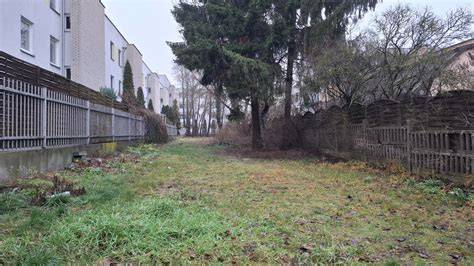 Dom na białostockich Bojarach przy ul. Piasta 35 w 2005 r., spłonął w 2012 r. (fot. Antoni Oleksicki / WUOZ Białystok)