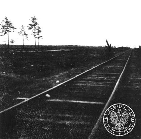 Widok na bocznicę kolejową obozu zagłady w Treblince (archiwalne zdjęcie)