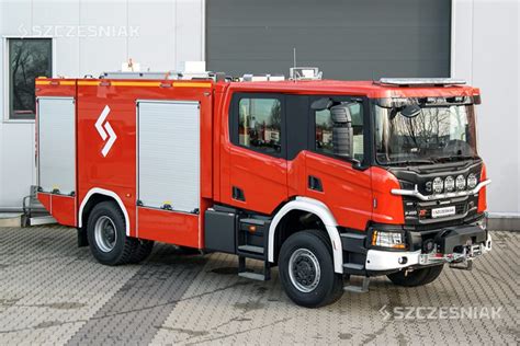 Nowy ciężki samochód ratowniczo-gaśniczy Scania P450B4X4HZ XT zakupiony przez OSP Wiskitki.