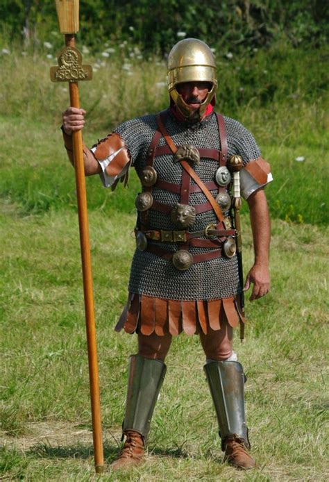 Zdjęcie odnalezionego korpusu legionisty z Pomnika Żołnierza Zwycięzcy, przechowywanego w muzeum
