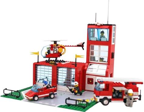 Rzut bazy strażackiej LEGO Town 6571 Fire Department