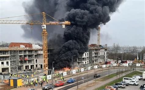 zdjęcie czytelnika przedstawiające pożar na budowie