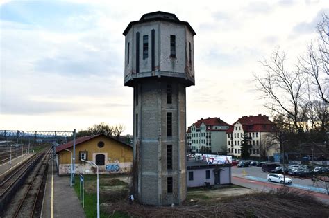 Stare zdjęcie wieży ciśnień na poligonie w Biedrusku