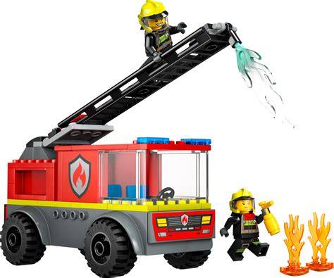 Minifigurki i wóz strażacki z zestawu LEGO 10263