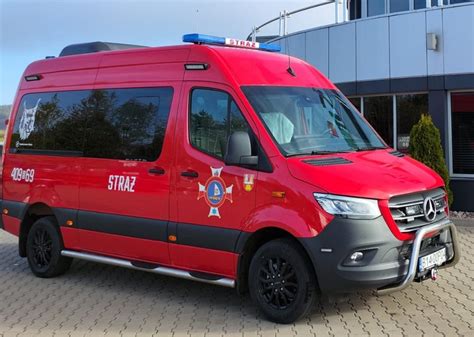 zdjęcie nowego samochodu ratowniczo-gaśniczego
