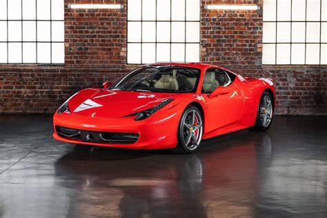 Infografika: mapa z miejscami pożarów Ferrari 458 Italia