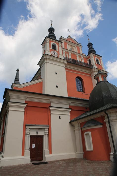 Zdjecie kosciola parafialnego Matki Boskiej Piekarskiej na Tysiącleciu Górnym