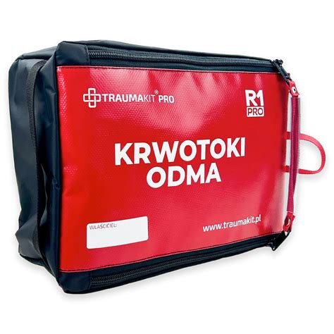 Profesjonalny ratownik zabezpieczający poszkodowanego deską ortopedyczną