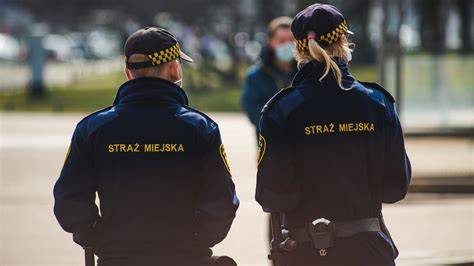 nowoczesny patrol straży miejskiej w Polsce, symbole straży miejskiej
