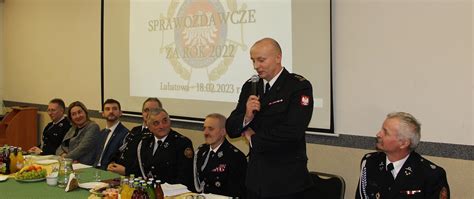 Zgromadzenie strażaków OSP Bralin podczas zebrania sprawozdawczego