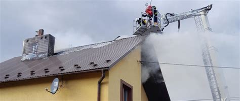 Pożar poddasza w budynku jednorodzinnym