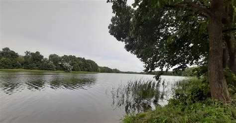 Mapa regionu z zaznaczonymi akwenami wędkarskimi, w tym Jezioro Steklin