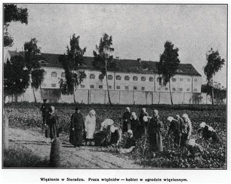 zdjęcie archiwalne przedstawiające teren Zakładu Karnego w Sieradzu