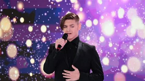 Krystian Leśnik w finale programu Mam Talent z jurorami