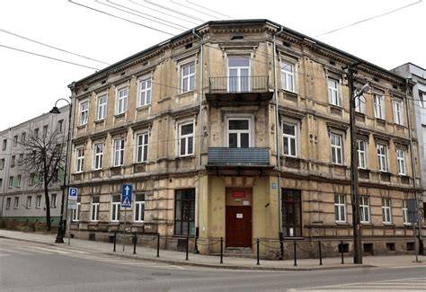 zdjęcie kamienicy przy Wojska Polskiego w Łodzi, okolice podwórka