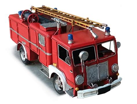 replika wozu strażackiego MAN TGL 12.250 z klocków LEGO