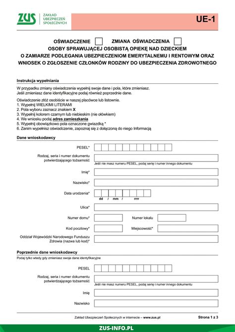 Zarządzanie dokumentacją OSP, formularze, strażak wpisujący dane do systemu