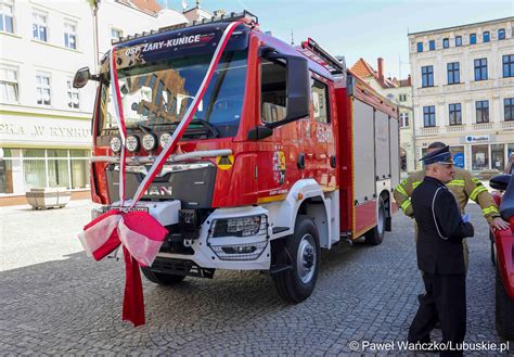 zdjęcie nowoczesnego samochodu pożarniczego OSP Jawiszowice