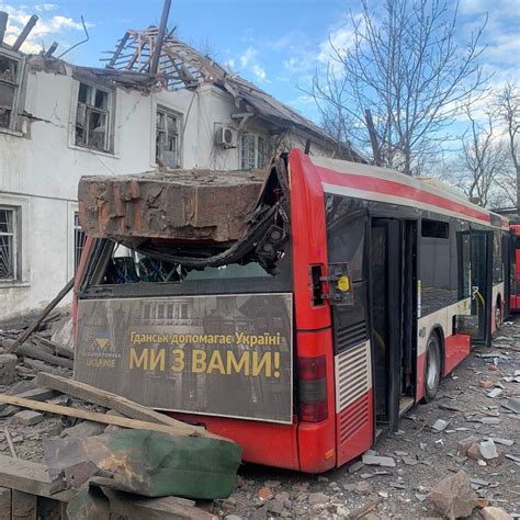 Zniszczony przez ogień autobus komunikacji miejskiej w Częstochowie