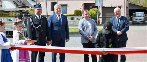 Uroczystość otwarcia zmodernizowanej remizy OSP Piekary z udziałem władz