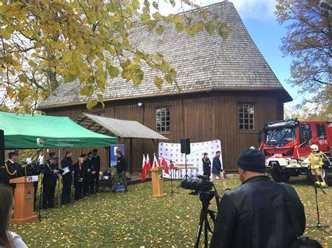 Ceremonia przekazania sprzętu dla OSP Kamienna Stara