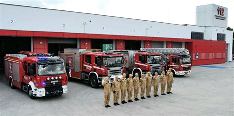 zdjęcie przedstawiające obecną siedzibę PSP w Grudziądzu przy ul. Piłsudskiego, z informacją o planowanej przeprowadzce do nowej lokalizacji