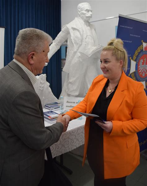 Podsumowanie i omówienie wyników manewrów strażackich w Gołuchowie