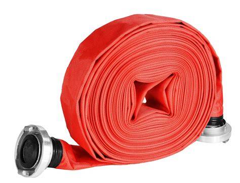 Czerwony hydrant uliczny z widocznym przyłączem na wąż strażacki