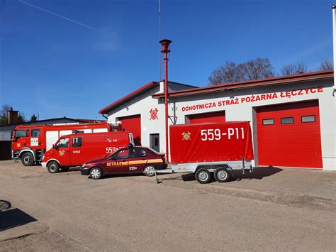 zdjęcie nowego pojazdu ratowniczo-gaśniczego OSP Łęczyce