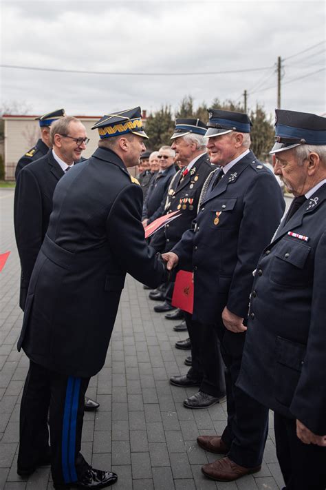 zdjęcie z uroczystości wręczania odznak i wyróżnień podczas Zjazdu OSP