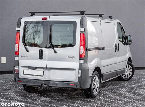 Zdjęcie: miejsce pożaru z busem Renault Trafic i kontenerami