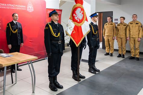 fotografia pocztu sztandarowego OSP podczas uroczystości