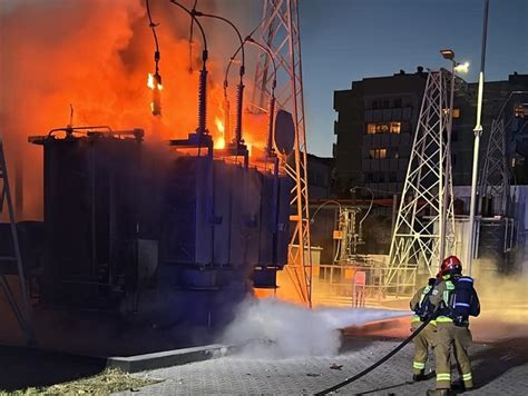 Zadymienie nad miastem po pożarze stacji transformatorowej
